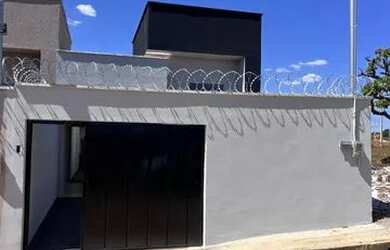 Imagem: O apartamento possui 2 Dormitórios, 2 Banheiros, 2 Vagas na