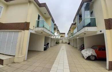 Imagem: A casa possui 2 Dormitórios, 2 Banheiros, 1 Vaga na garagem