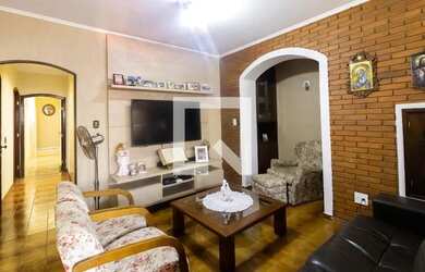 Imagem: A casa possui 4 Dormitórios, 4 Banheiros, 280m² de Área e