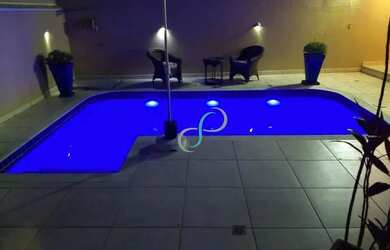 Imagem: A casa em condomínio possui 4 Dormitórios, 5 Banheiros, 4