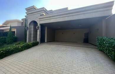 Imagem: A casa em condomínio possui 3 Dormitórios, 5 Banheiros, 4