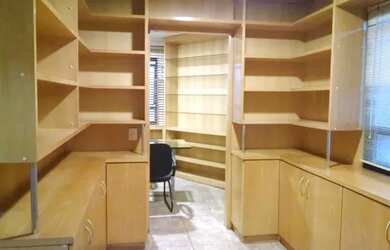 Imagem: O depósito possui 1 Vaga na garagem e 43m² de Área e está