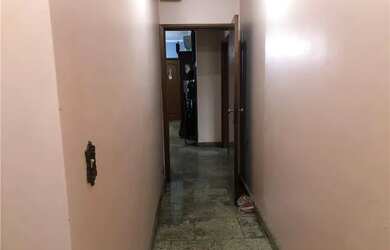 Imagem: A casa possui 3 Dormitórios, 3 Banheiros, 4 Vagas na garagem