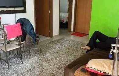 Imagem: O apartamento possui 2 Dormitórios, 1 Banheiro, 1 Vaga na garagem