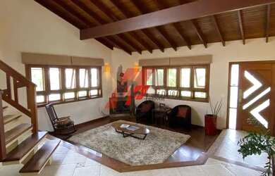 Imagem: A casa em condomínio possui 5 Dormitórios, 5 Banheiros, 4