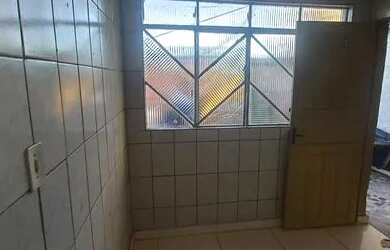 Imagem: A casa possui 1 Dormitório, 1 Banheiro e está localizado