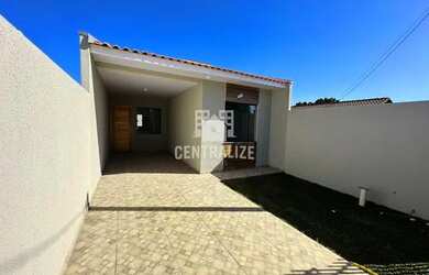 Imagem: A casa possui 2 Dormitórios, 1 Banheiro, 2 Vagas na garagem