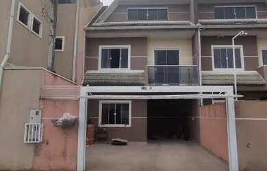 Imagem: A casa possui 4 Dormitórios, 3 Banheiros, 2 Vagas na garagem