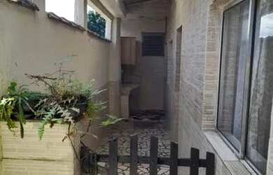 Imagem: A casa possui 1 Dormitório, 1 Banheiro e está localizado