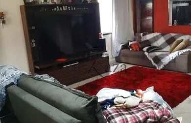 Imagem: A casa possui 2 Dormitórios, 2 Banheiros, 2 Vagas na garagem