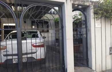 Imagem: A casa possui 3 Dormitórios, 3 Banheiros, 1 Vaga na garagem