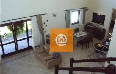 Imagem: A casa possui 4 Dormitórios, 5 Banheiros, 5 Vagas na garagem