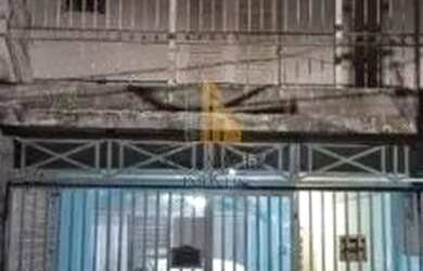 Imagem: A casa possui 3 Dormitórios, 4 Banheiros, 2 Vagas na garagem