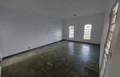 Imagem: A casa possui 3 Dormitórios, 4 Banheiros, 2 Vagas na garagem