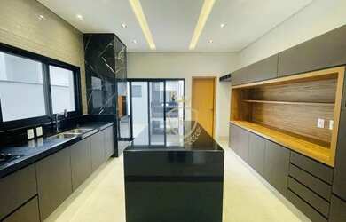 Imagem: A casa em condomínio à venda possui 3 Dormitórios, 5 Banheiros