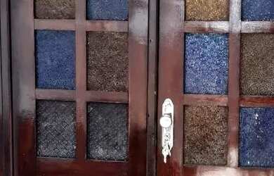 Imagem: A casa possui 3 Dormitórios, 2 Banheiros, 1 Vaga na garagem