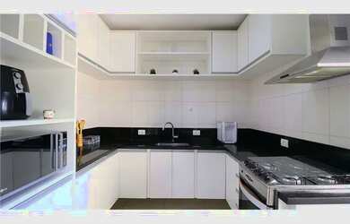 Imagem: O apartamento possui 3 Dormitórios, 2 Banheiros, 1 Vaga na