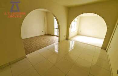 Imagem: O apartamento possui 3 Dormitórios, 1 Banheiro, 1 Vaga na garagem