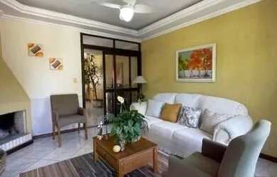 Imagem 2: Casa em Porto Alegre, no bairro Hípica, com 3 dormitório s , e 3 banheiros,...