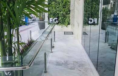 Imagem: O depósito possui 2 Vagas na garagem e 99m² de Área e está