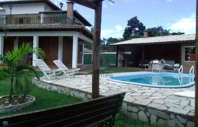 Imagem: A casa possui 2 Dormitórios, 3 Banheiros, 3 Vagas na garagem