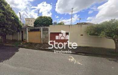 Imagem: O terreno possui 720m² de Área e está localizado em Santa