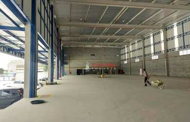 Imagem: O depósito possui 2 Vagas na garagem, 2.500m² de Área e