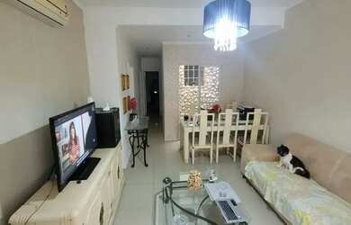 Imagem: A casa possui 2 Dormitórios, 1 Banheiro, 1 Vaga na garagem