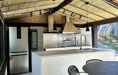 Imagem 8: Casa com 6 suítes a venda na Praia da Ferradura em Armação dos Búzios...