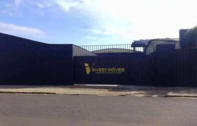 Imagem: O depósito possui 5 Vagas na garagem, 1.300m² de Área e