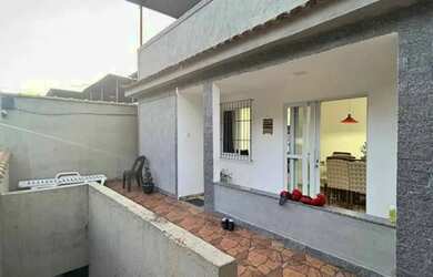 Imagem: A casa possui 2 Dormitórios e 1 Banheiro e está localizado