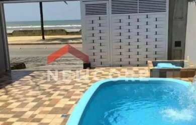 Imagem: A casa possui 2 Dormitórios, 2 Banheiros, 2 Vagas na garagem