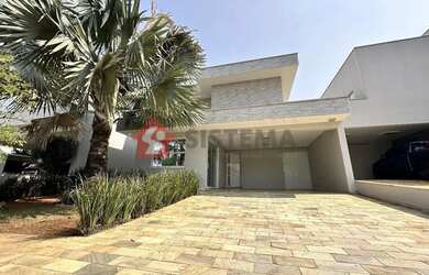 Imagem: A casa possui 5 Dormitórios, 5 Banheiros, 2 Vagas na garagem