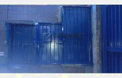 Imagem: O depósito possui 2 Vagas na garagem, 350m² de Área e está