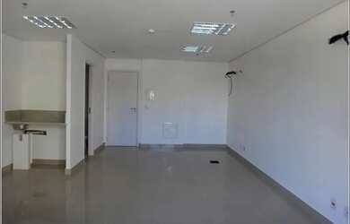 Imagem: O depósito possui 1 Vaga na garagem, 35m² de Área e está