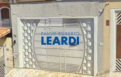 Imagem: A casa possui 3 Dormitórios, 4 Banheiros, 2 Vagas na garagem