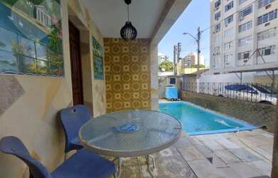 Imagem: A casa possui 4 Dormitórios, 3 Banheiros, 2 Vagas na garagem