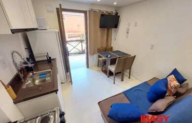 Imagem: O apartamento possui 1 Dormitório, 1 Banheiro, 1 Vaga na garagem