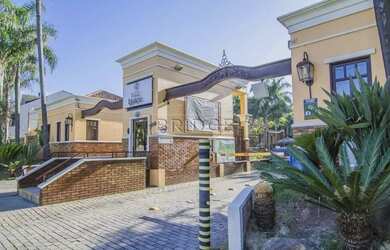 Imagem: A casa em condomínio possui 4 Dormitórios, 4 Banheiros, 2