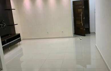 Imagem: A casa possui 4 Dormitórios, 2 Banheiros, 2 Vagas na garagem