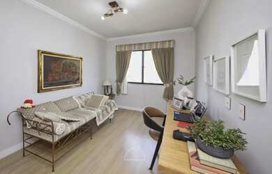 Imagem: O apartamento possui 3 Dormitórios, 1 Banheiro, 2 Vagas na