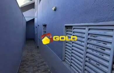 Imagem: A casa possui 2 Dormitórios, 1 Banheiro, 1 Vaga na garagem