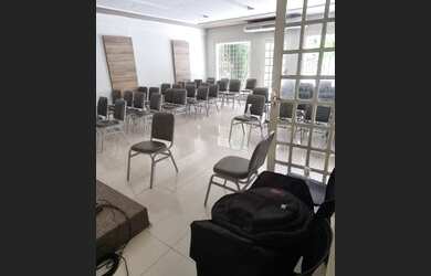 Imagem: A casa possui 5 Dormitórios, 5 Banheiros, 5 Vagas na garagem