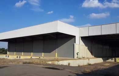 Imagem: O depósito possui 5 Vagas na garagem, 11.500m² de Área e