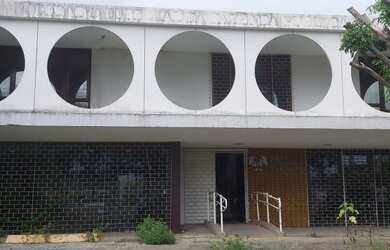 Imagem: A casa possui 5 Dormitórios, 5 Banheiros, 5 Vagas na garagem