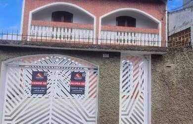 Imagem: A casa possui 3 Dormitórios, 3 Banheiros, 4 Vagas na garagem