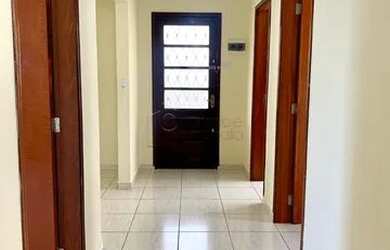 Imagem 11: Casa Padrão em Jundiaí. Varanda, Área de serviço, 104m² de Áreae2...