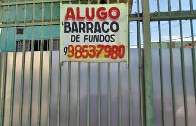 Imagem: A casa possui 2 Dormitórios, 1 Banheiro, 1 Vaga na garagem