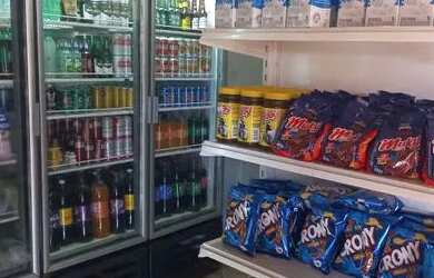 Imagem: A casa possui 2 Dormitórios, 2 Banheiros, 2 Vagas na garagem