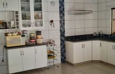 Imagem: A casa em condomínio possui 3 Dormitórios, 2 Banheiros, 2